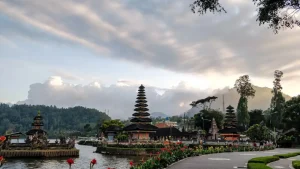 Ulun Danu Temple Balivora